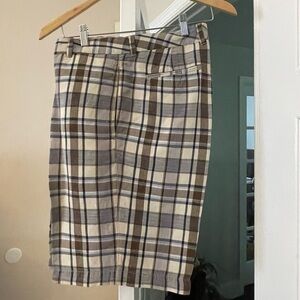 Tommy Bahama Men’s Shorts. Waist Size is 35”. Beautiful Multi Color Design.